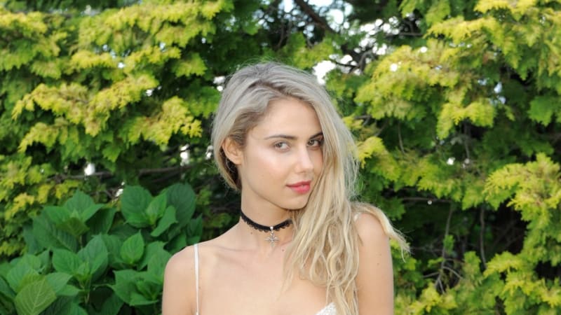 Příčina smrti Bieberovy ex odhalena. Zůstala po ní 10měsíční dcera, rodina mluví o tragédii