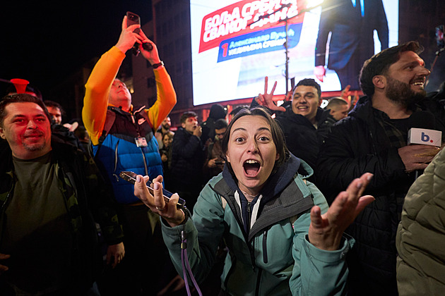 Srbové vyhlížejí lepší časy. Premiérem může být lékař, Rusko je v pohotovosti